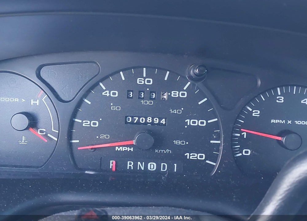 2000 FORD TAURUS SES VIN: 1FAFP5529YA183360