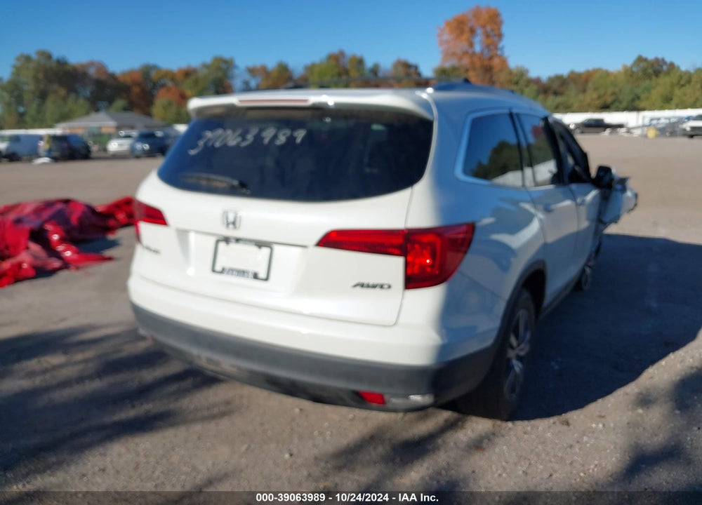 2017 HONDA PILOT EX VIN: 5FNYF6H31HB062443