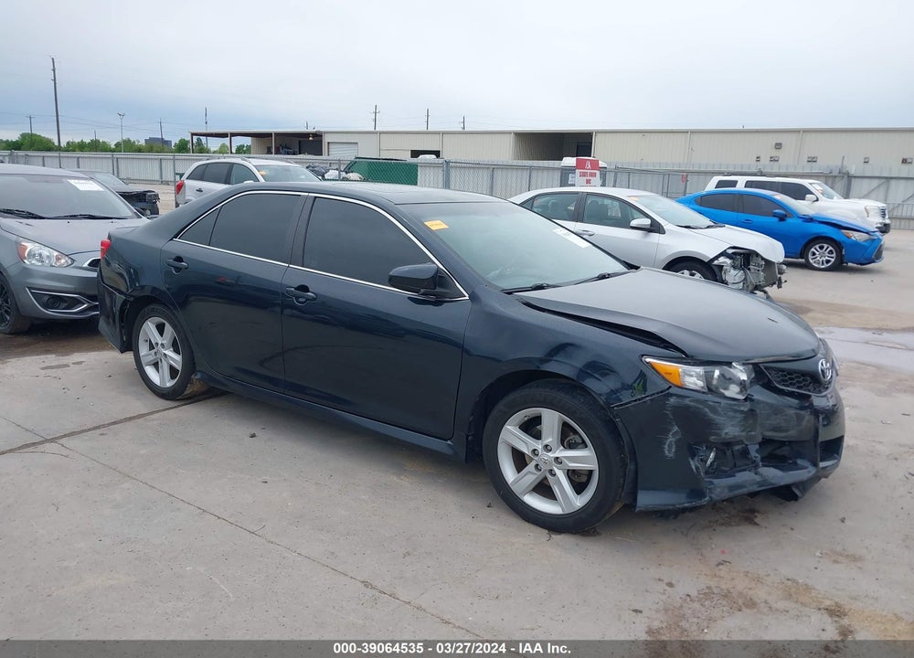 2014 TOYOTA CAMRY SE VIN: 4T1BF1FK7EU810582