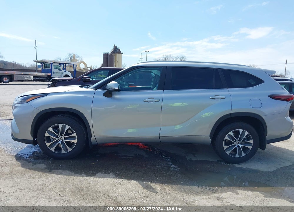 2024 TOYOTA HIGHLANDER LE/XLE/XSE/LIMITED/PLATINUM VIN: 5TDKDRBH6RS530374