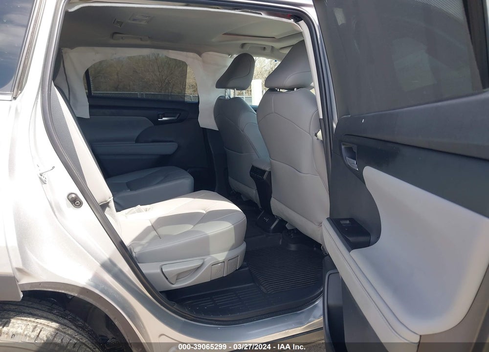 2024 TOYOTA HIGHLANDER LE/XLE/XSE/LIMITED/PLATINUM VIN: 5TDKDRBH6RS530374