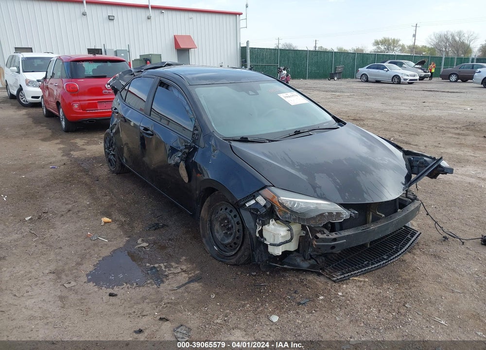 2018 TOYOTA COROLLA LE VIN: 5YFBURHE0JP766402