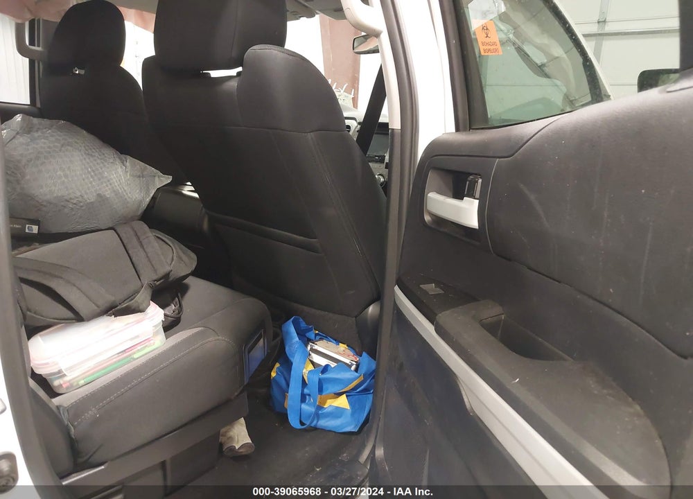 2016 TOYOTA TUNDRA SR5 5.7L V8 VIN: 5TFUW5F10GX537806