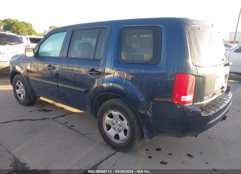 2011 HONDA PILOT LX VIN: 5FNYF4H22BB089184