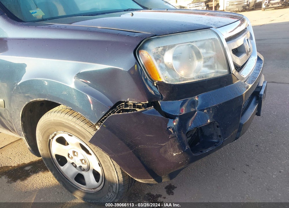 2011 HONDA PILOT LX VIN: 5FNYF4H22BB089184