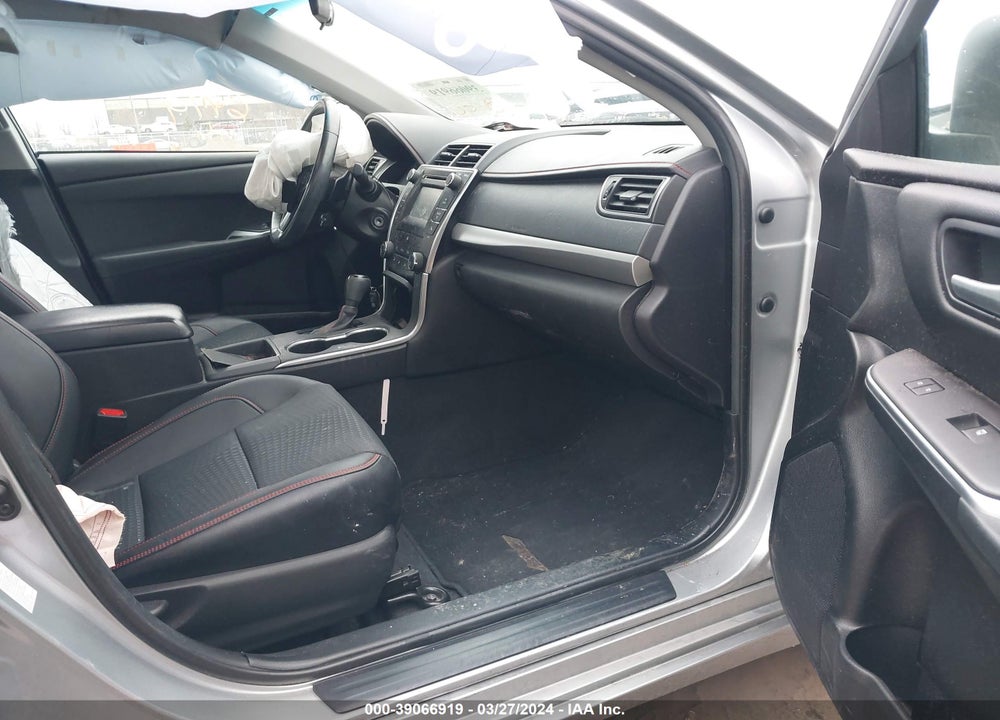 2015 TOYOTA CAMRY SE VIN: 4T1BF1FK9FU926528