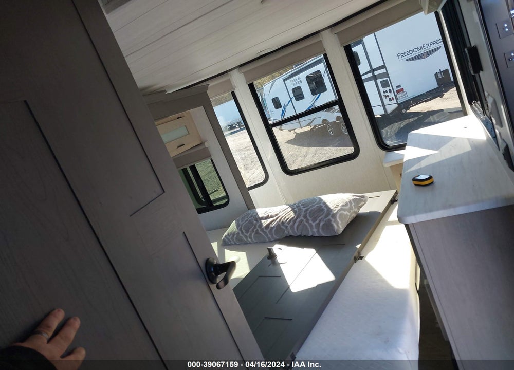 2024 FOREST RIVER OTHER VIN: 4X4TSM826RM032035