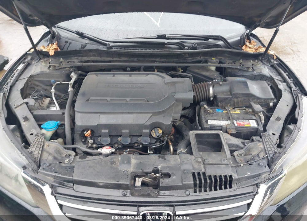 2013 HONDA ACCORD EX-L V-6 VIN: 1HGCR3F88DA018524