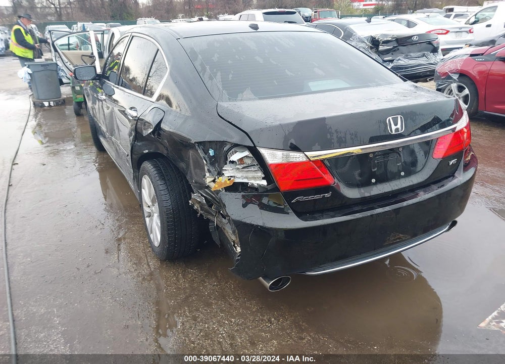 2013 HONDA ACCORD EX-L V-6 VIN: 1HGCR3F88DA018524