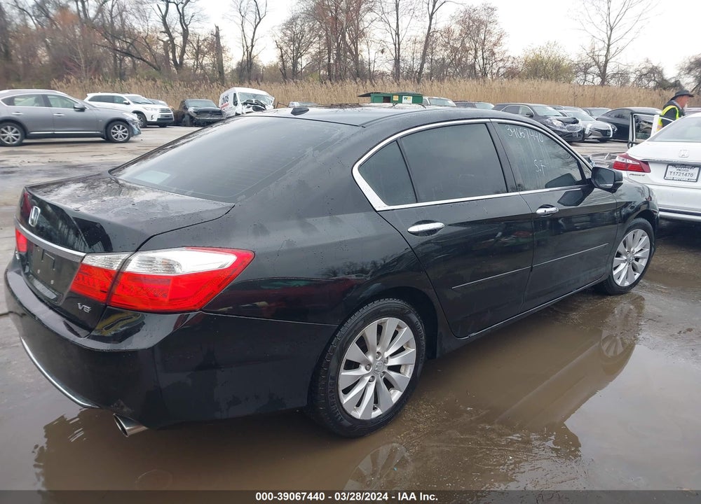 2013 HONDA ACCORD EX-L V-6 VIN: 1HGCR3F88DA018524