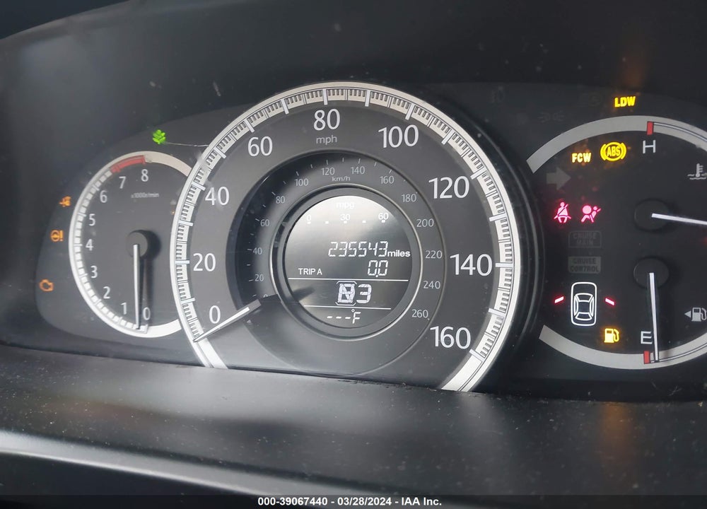 2013 HONDA ACCORD EX-L V-6 VIN: 1HGCR3F88DA018524