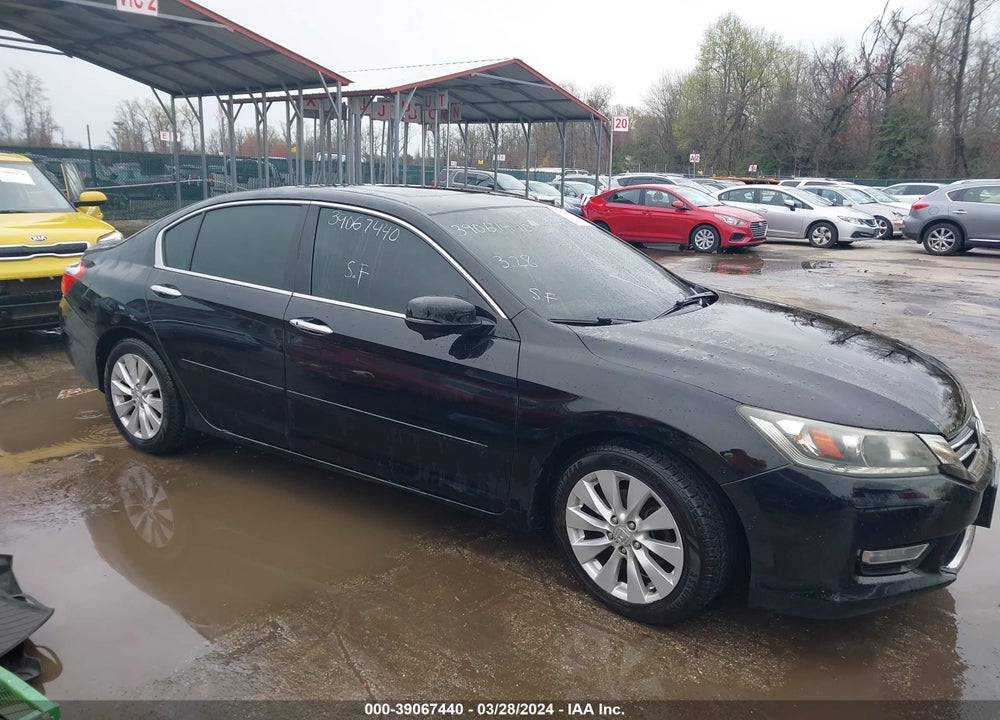 2013 HONDA ACCORD EX-L V-6 VIN: 1HGCR3F88DA018524