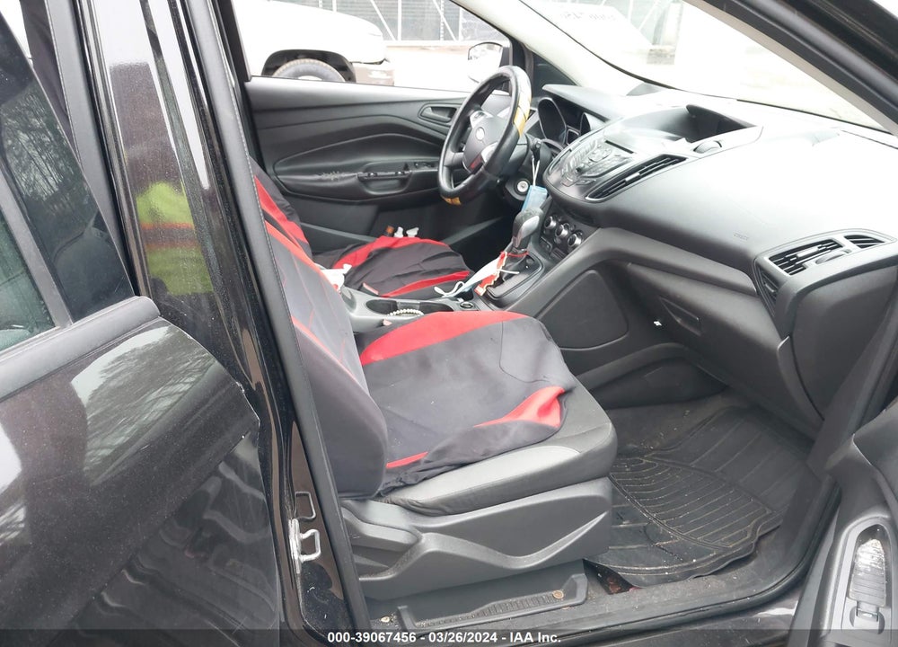 2013 FORD ESCAPE S VIN: 1FMCU0F79DUB68106
