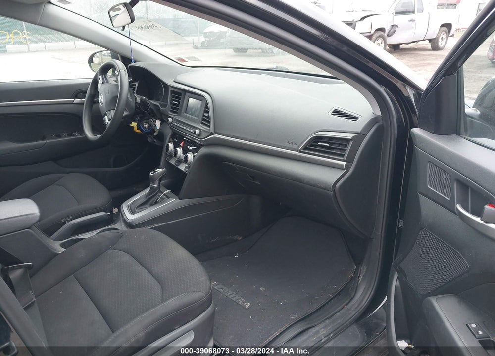 2019 HYUNDAI ELANTRA SE VIN: 5NPD74LF7KH431493