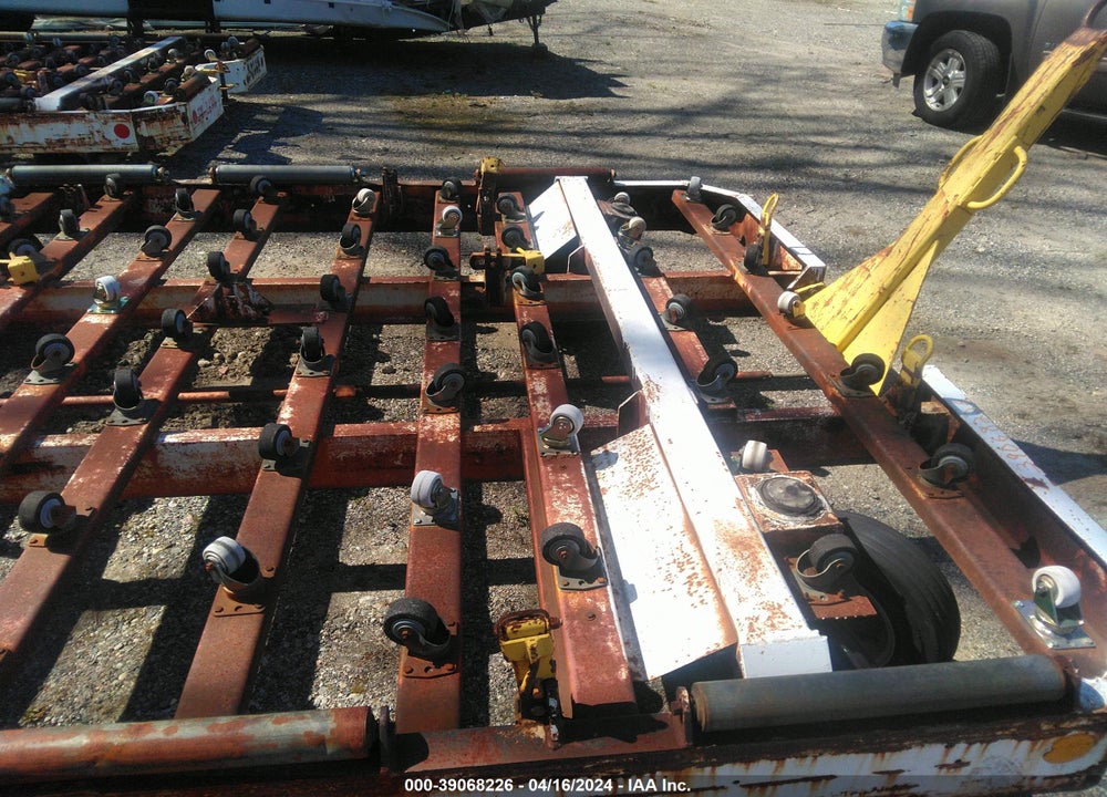 2001 EQUIPMENT GSE 2225 VIN: 00000000000100005
