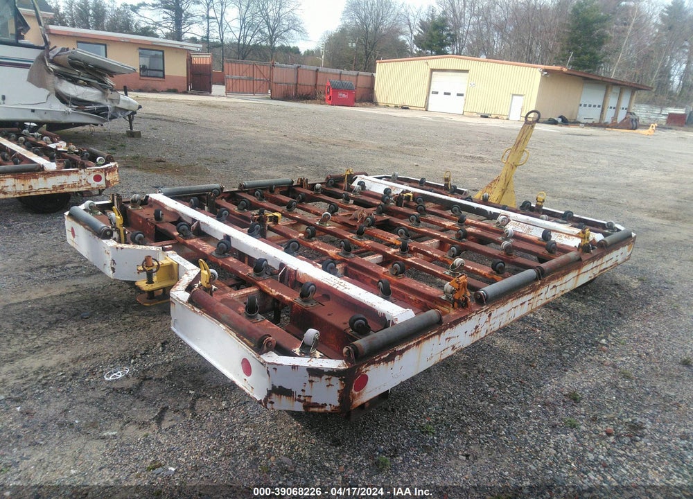 2001 EQUIPMENT GSE 2225 VIN: 00000000000100005