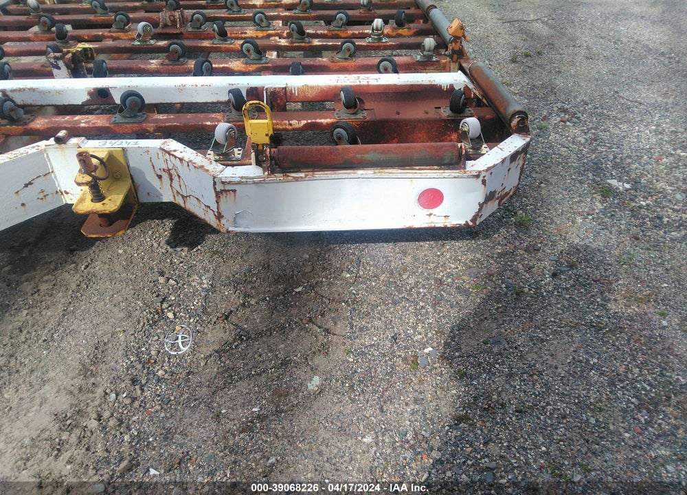 2001 EQUIPMENT GSE 2225 VIN: 00000000000100005