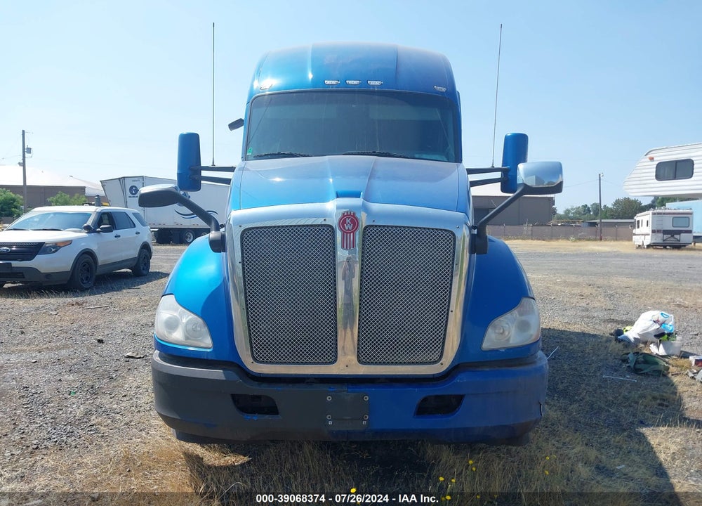 2018 KENWORTH T680 VIN: 1XKYDP9X0JJ207651