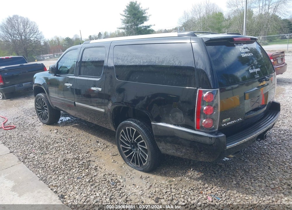 2012 GMC YUKON XL 1500 DENALI VIN: 1GKS1MEF9CR211731