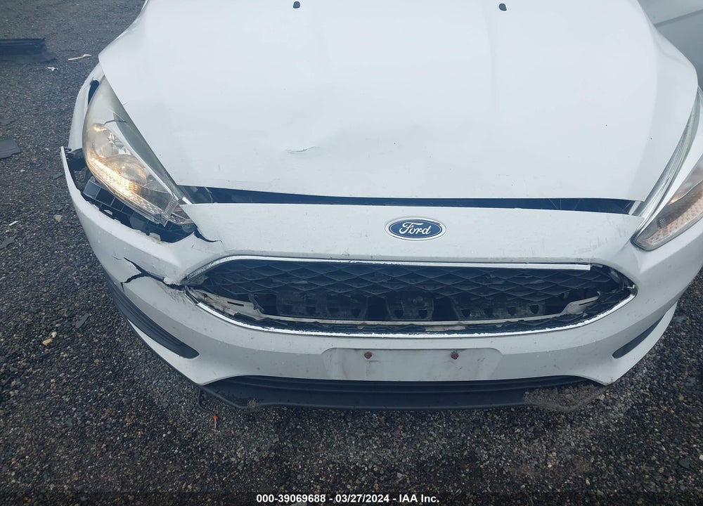 2016 FORD FOCUS SE VIN: 1FADP3F27GL296821