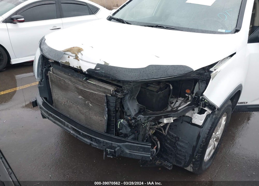 2015 KIA SORENTO LX V6 VIN: 5XYKTDA7XFG579844
