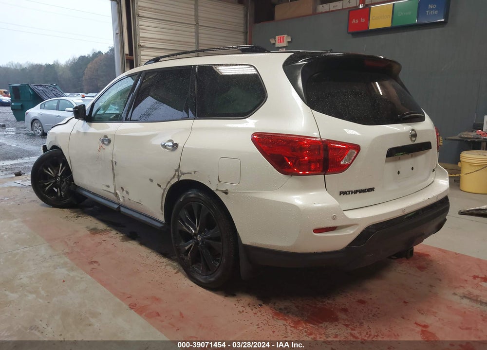 2018 NISSAN PATHFINDER SL VIN: 5N1DR2MN3JC627814