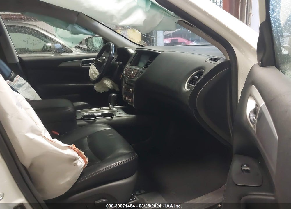 2018 NISSAN PATHFINDER SL VIN: 5N1DR2MN3JC627814