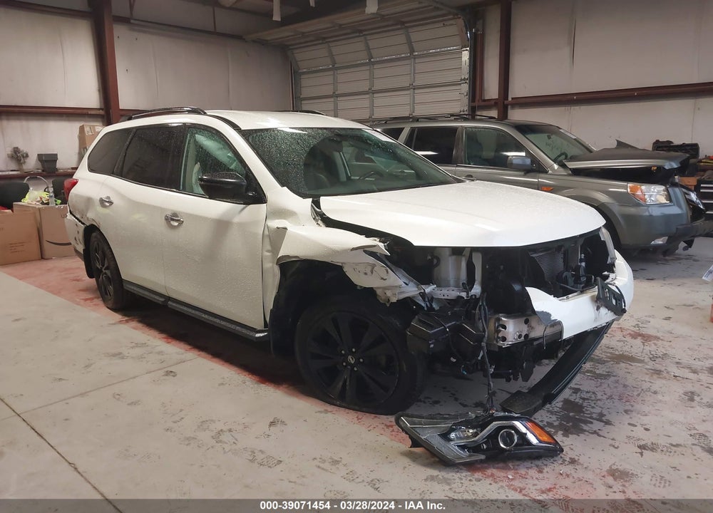 2018 NISSAN PATHFINDER SL VIN: 5N1DR2MN3JC627814