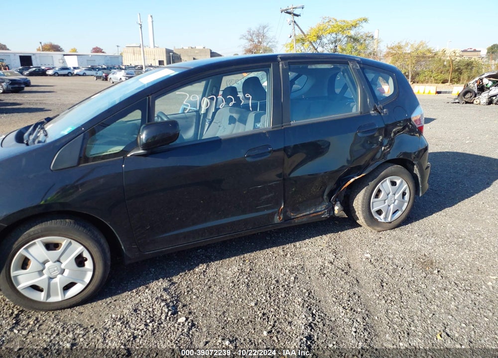 2012 HONDA FIT VIN: JHMGE8H39CS003838