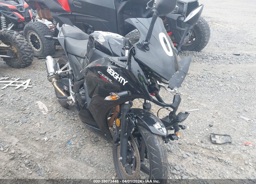 2016 HONDA CBR300 R VIN: MLHNC5103G5200924