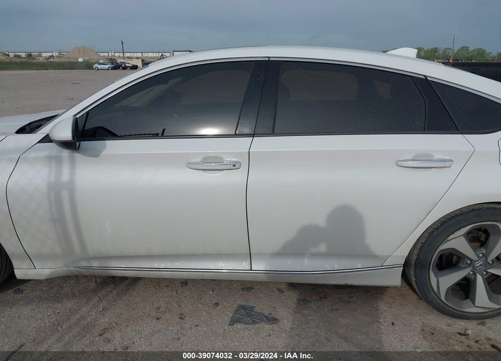 2018 HONDA ACCORD TOURING VIN: 1HGCV1F94JA163371