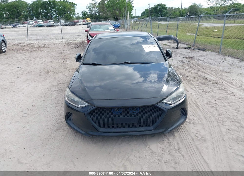 2018 HYUNDAI ELANTRA SEL VIN: 5NPD84LF1JH235884