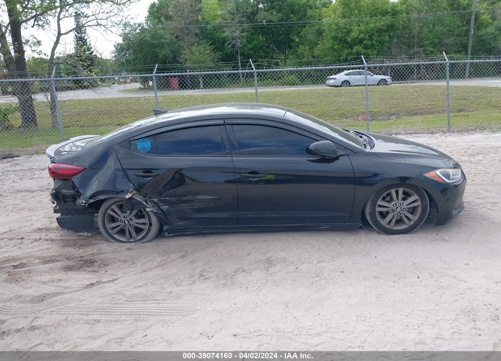 2018 HYUNDAI ELANTRA SEL VIN: 5NPD84LF1JH235884