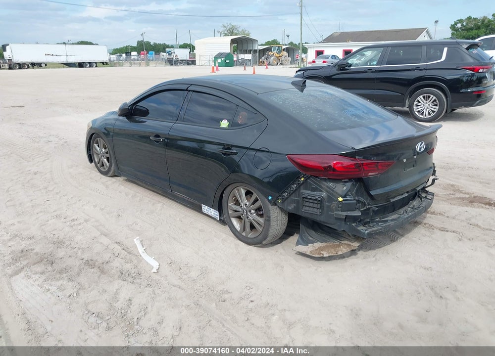 2018 HYUNDAI ELANTRA SEL VIN: 5NPD84LF1JH235884