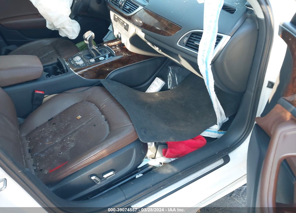 2016 AUDI A6 VIN: WAUCFAFC0GN094376