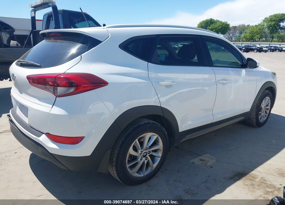2016 HYUNDAI TUCSON SE VIN: KM8J33A45GU041253
