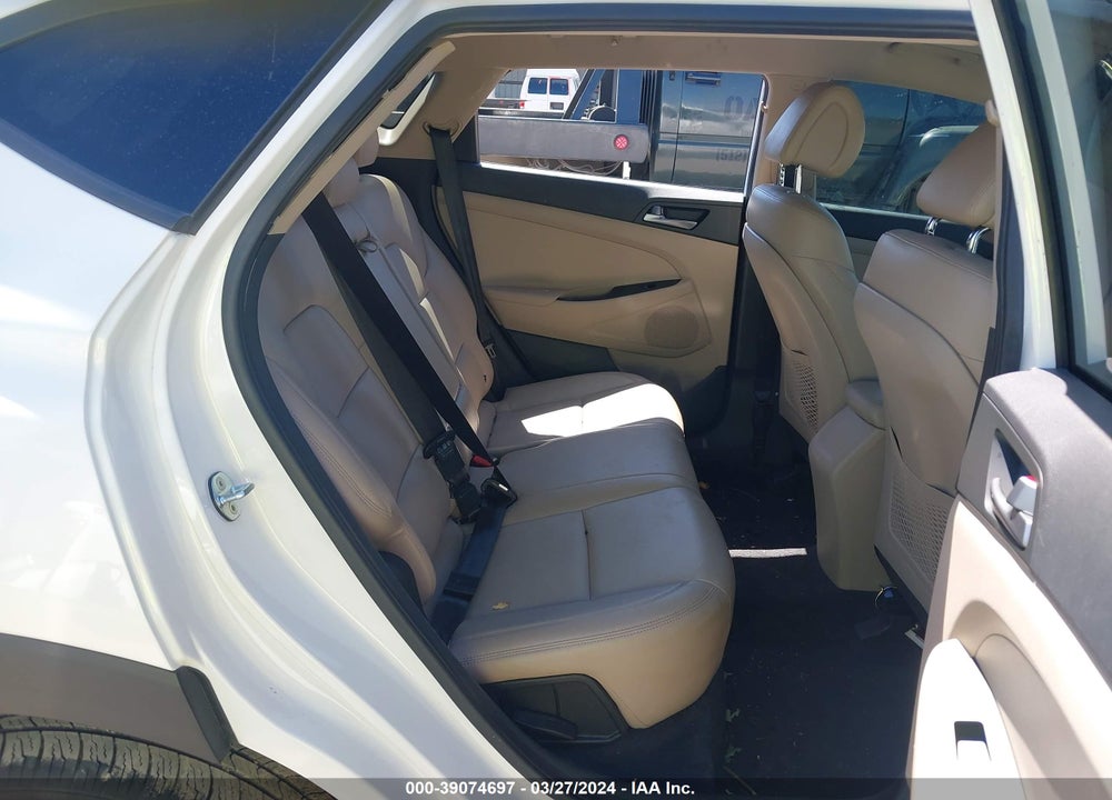 2016 HYUNDAI TUCSON SE VIN: KM8J33A45GU041253