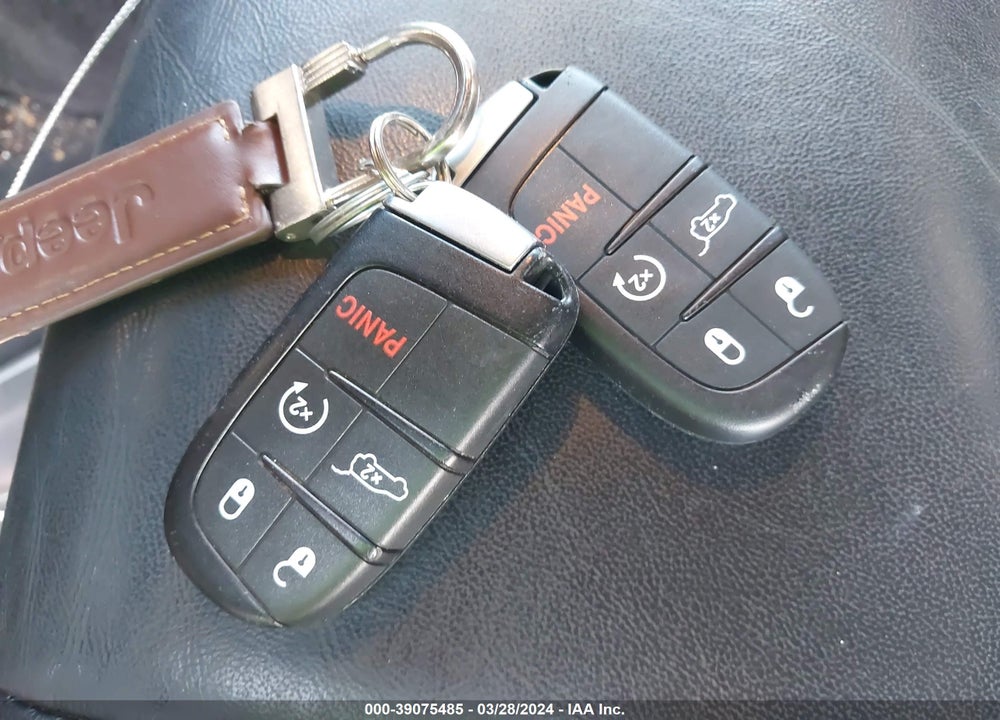 2015 JEEP GRAND CHEROKEE VIN: 1C4RJEBG9FC192960