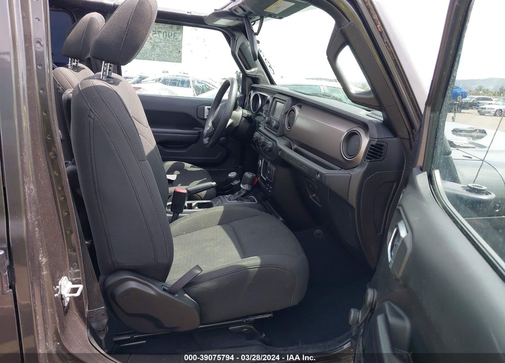 2018 JEEP WRANGLER UNLIMITED SPORT 4X4 VIN: 1C4HJXDN0JW185745
