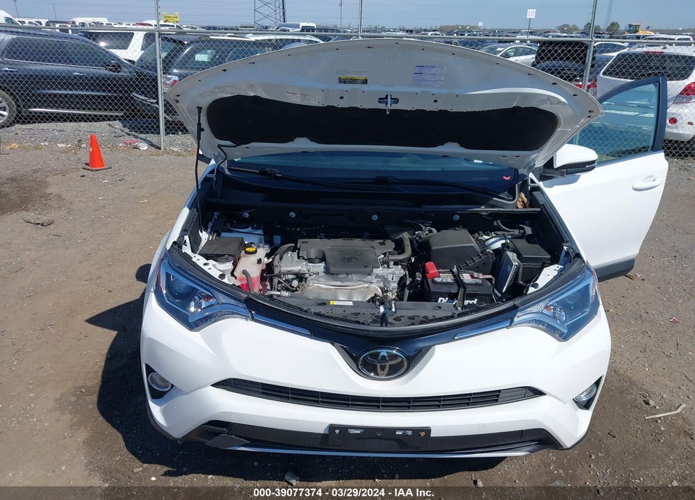 2018 TOYOTA RAV4 XLE VIN: 2T3RFREV6JW703954