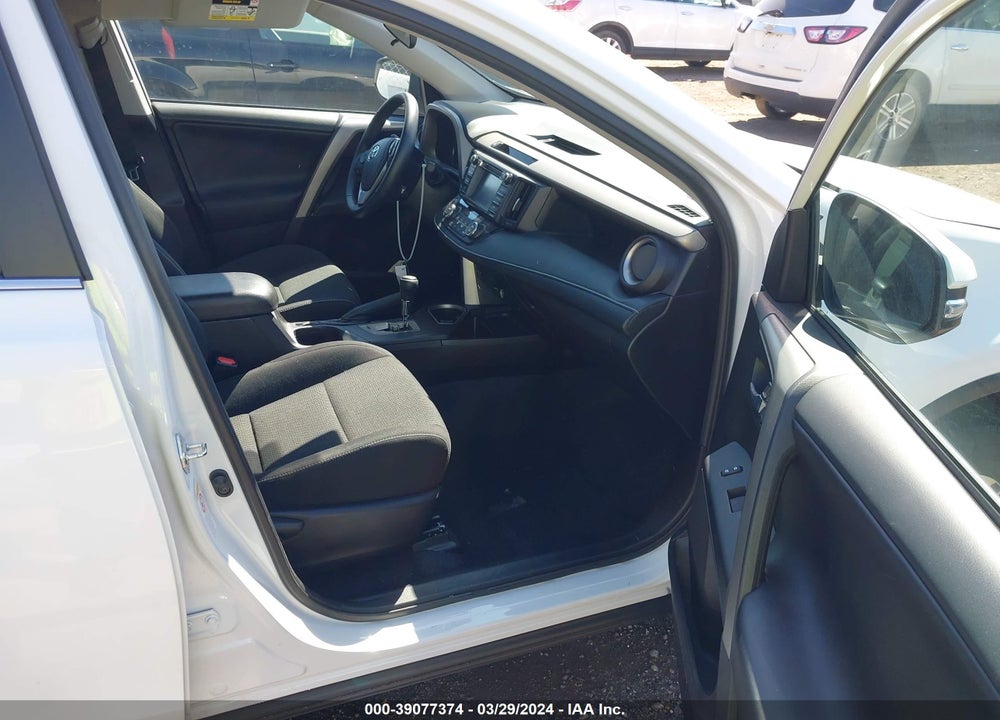 2018 TOYOTA RAV4 XLE VIN: 2T3RFREV6JW703954