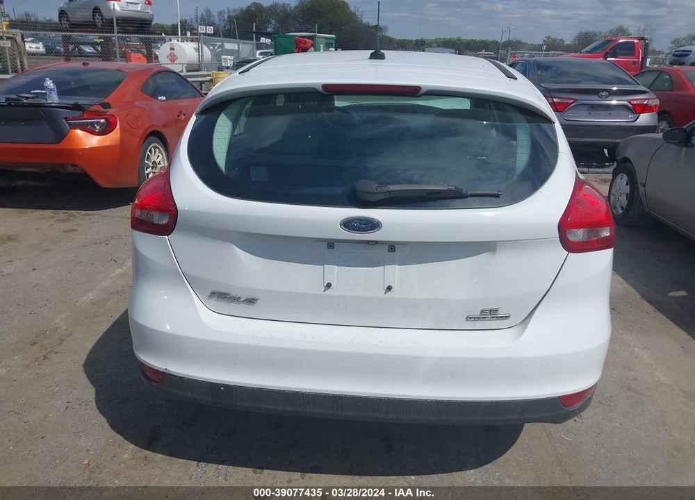 2015 FORD FOCUS SE VIN: 1FADP3K25FL252451