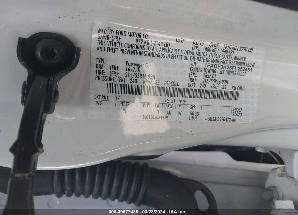 2015 FORD FOCUS SE VIN: 1FADP3K25FL252451