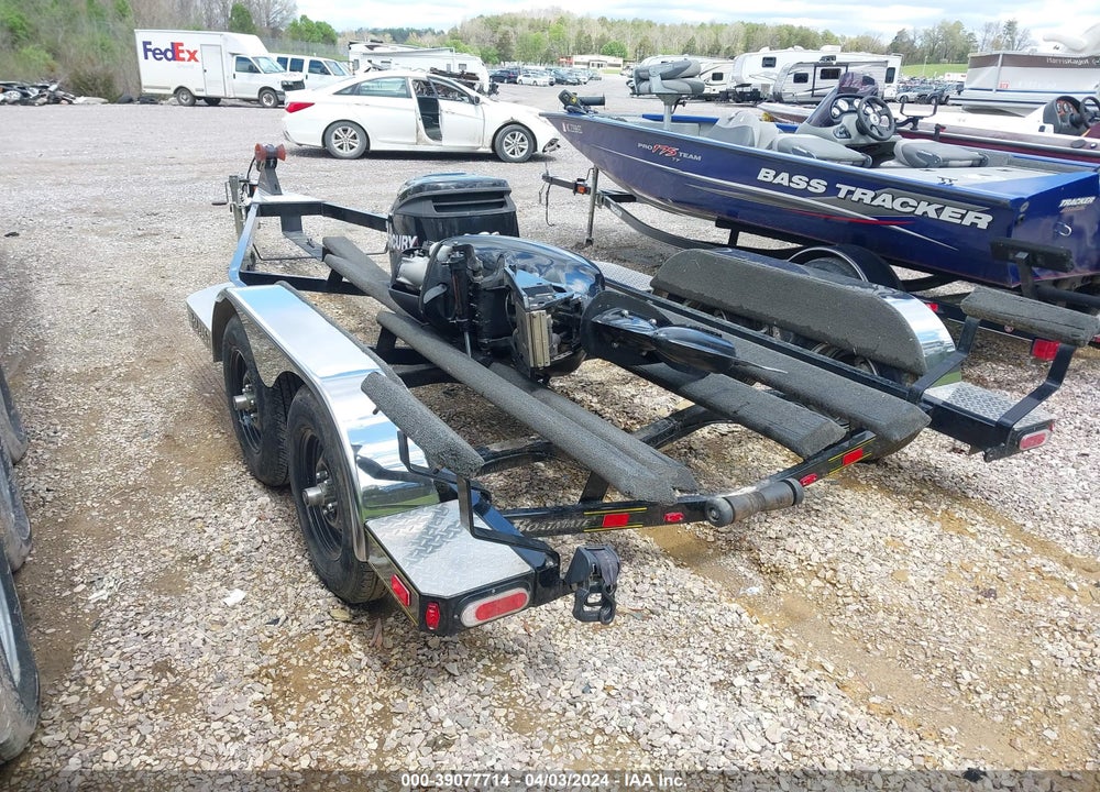 2018 BULLET BASSBOAT VIN: BBQ21T23C818