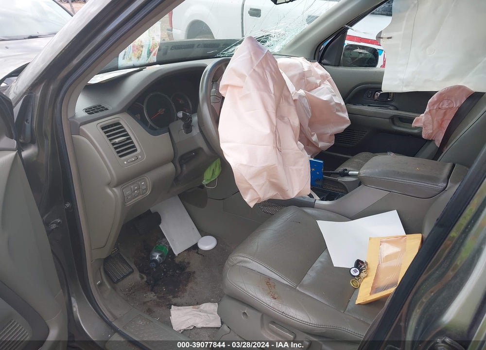 2006 HONDA PILOT EX-L VIN: 5FNYF18536B026786