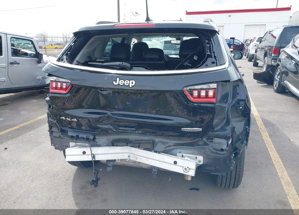 2018 JEEP COMPASS LATITUDE 4X4 VIN: 3C4NJDBB8JT107858
