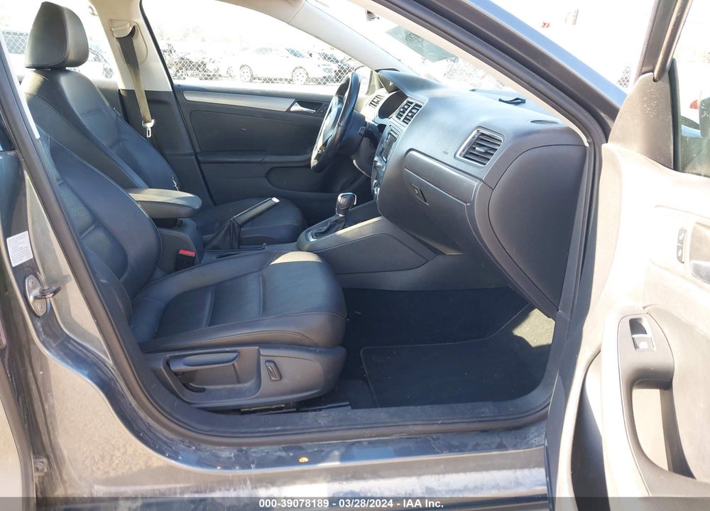 2013 VOLKSWAGEN JETTA 2.0L TDI VIN: 3VWLL7AJ9DM395946