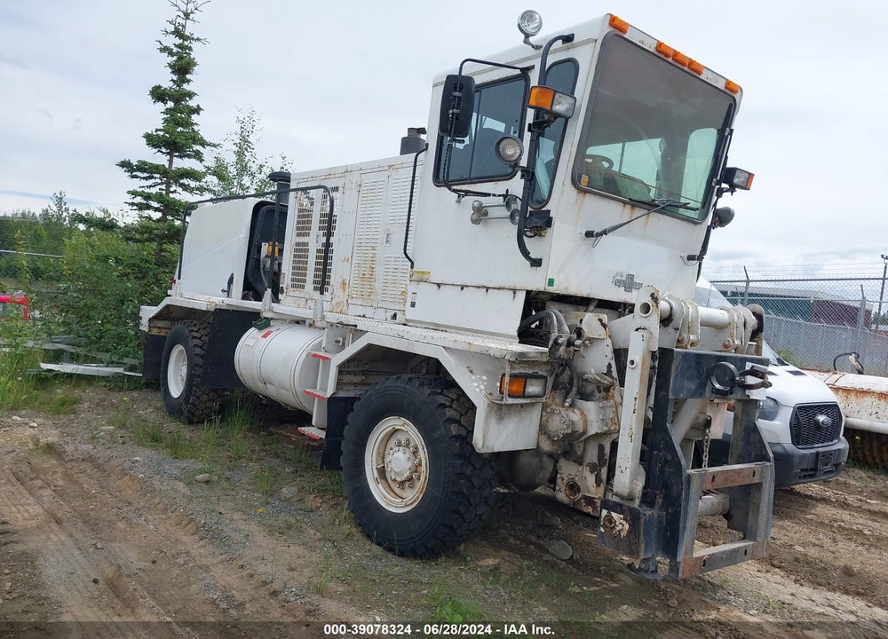 2000 OSHKOSH SWEEPSTER I S3100B VIN: 00000000000213479