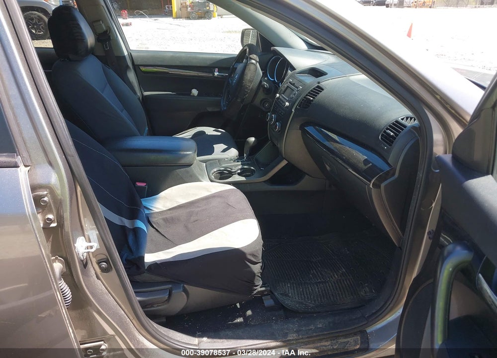 2012 KIA SORENTO LX VIN: 5XYKT3A19CG304855
