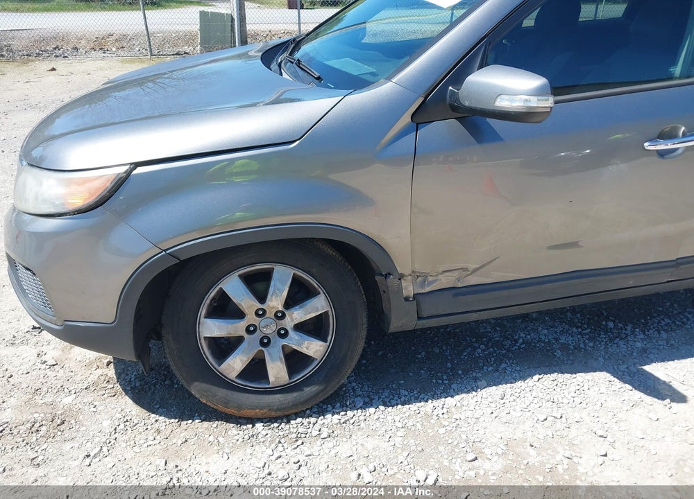 2012 KIA SORENTO LX VIN: 5XYKT3A19CG304855